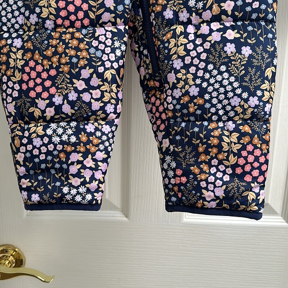 NWT Carters Brand Hooded Snow Suit Floral Size 6-9 Months - Picture 6 of 8